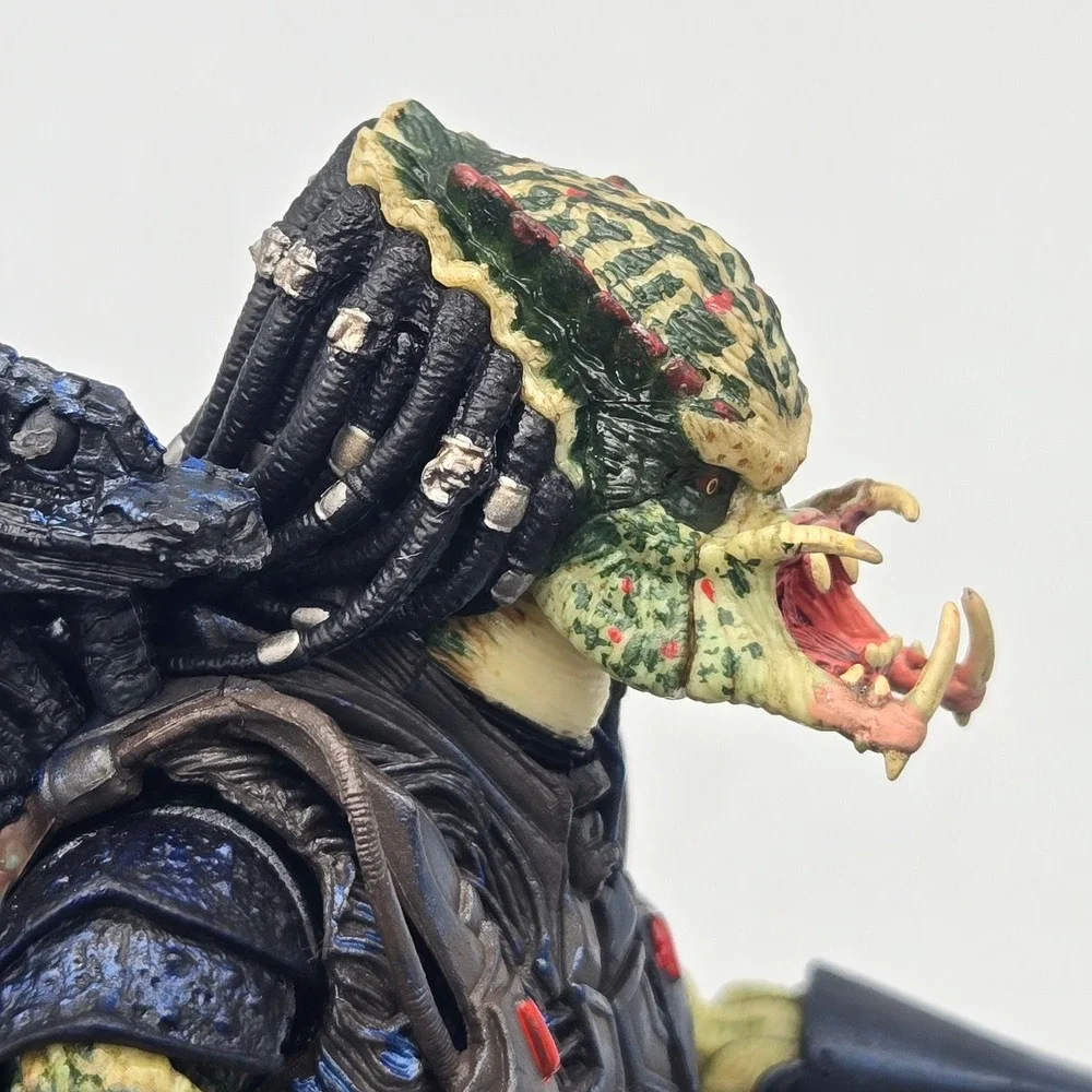 NECA Fugitive Predator Action Figure 8